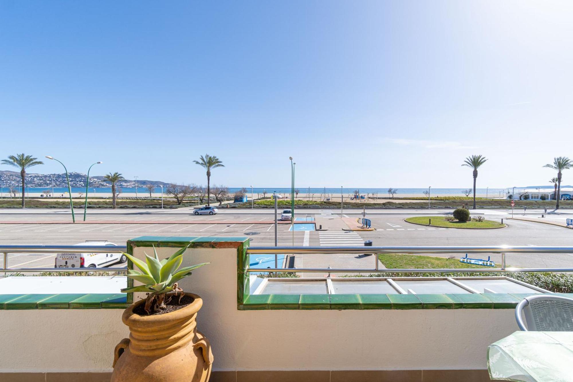 1013 Apartamento Vista Mar Con 2 Habitaciones By Homeselectspain Емпуриабрава Екстериор снимка